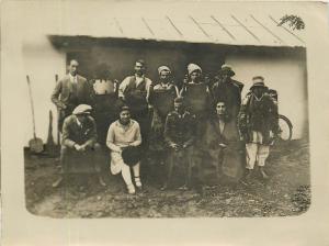 Real photo 1931 Romania backnote  After 30 months of isolation  picking grapes