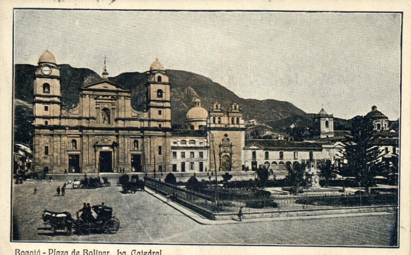 colombia, BOGOTA, Plaza de Bolivar, La Catedral (1922) Postcard