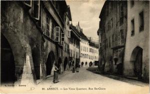 CPA ANNECY Les Vieux Quartiers. Rue Ste-Claire (618812)