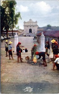 Postcard Guatemala Chichicastenango - Indios orando - Indians Praying 