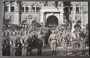 THIRD REICH ORIGINAL NSDAP PROPAGANDA POSTCARD TROOPS GIVING HITLER SALUTE