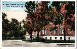 TROIS RIVIERES, Que, Canada   L 'HOTEL de VILLE CITY HALL  1938   Postcard