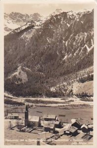 Germany Hinterstein Hochgebirgstal mit Pfannenhoelzer und Daumen Real Photo