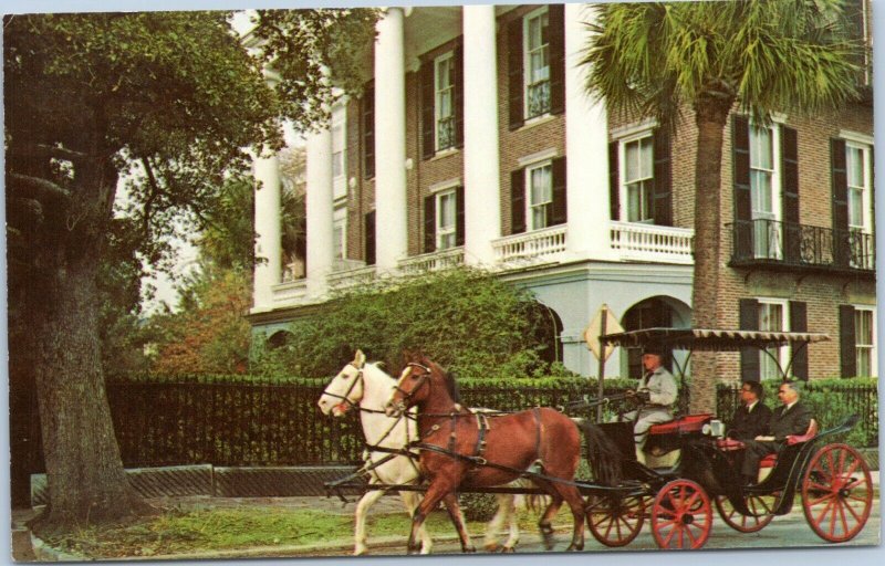 postcard Charleston, South Carolina - High Battery Home Horse and Carriage