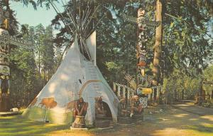 NORTH VANCOUVER, Canada INDIAN TEEPEE~TOTEMS~Capilano Suspension Bridge Postcard