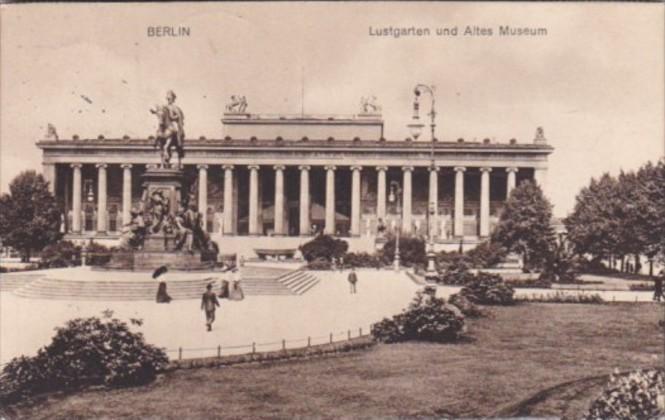 Germany Berlin Lustgarten mit Altes Museum 1914