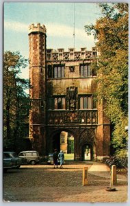 Vtg Cambridge England Great Gate Trinity College 1960s Chrome View Postcard