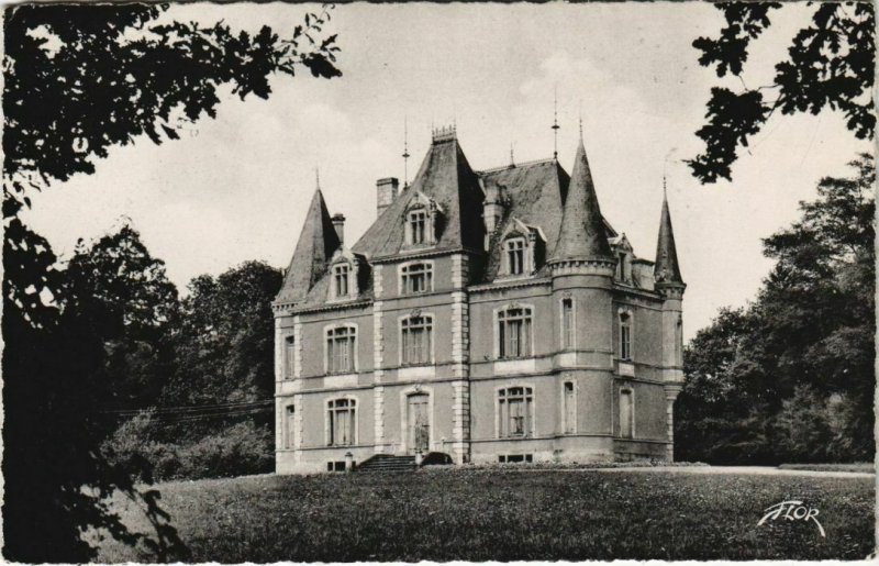 CPA MAZIERES-en-GATINE Le Chateau de la Menardiere (1140920)