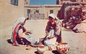 Vintage Postcard Native American Women Decorating Pottery Acoma Pueblo NM