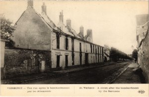 CPA Militaire - VERBERIE - Une rue apres le bombardement (92031)