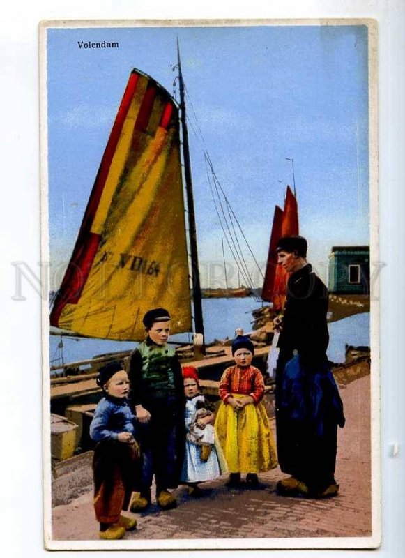 235483 HOLLAND native type VOLENDAM children Vintage postcard