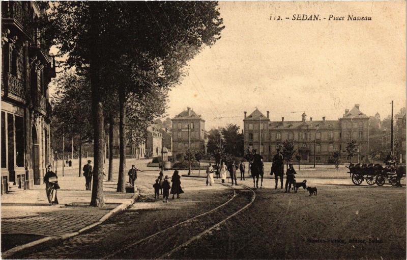 CPA SEDAN - Place Nasseau (135165)