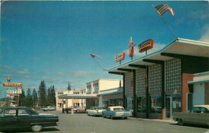 1970s Cars, Mel-Ere Motor Hotel, Wawa Canada Vintage Postcard