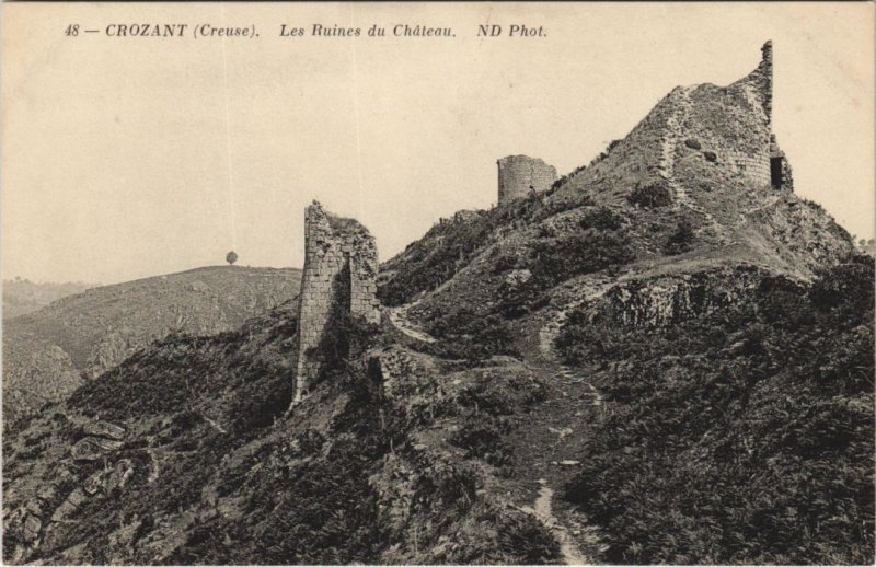 CPA CROZANT. Les Ruines du Chateau (121683)