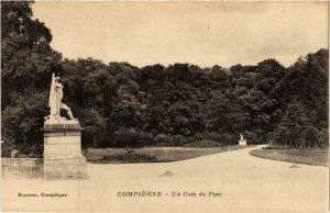 CPA Compiegne- Un Coin du Parc FRANCE (1008934)