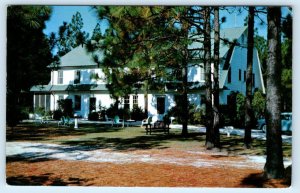 SOUTHERN PINES, North Carolina NC ~ Roadside BRAEBURN HALL MOTEL c1950s Postcard