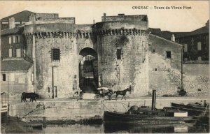 CPA Cognac- Tours de Vieux Pont FRANCE (1074041)