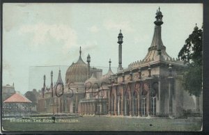 Sussex Postcard - Brighton - The Royal Pavilion     T5217