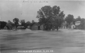 J33/ Rochester Minnesota RPPC Postcard c1910 Flood Disaster Homes  2