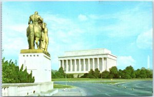 Postcard - The Lincoln Memorial - Washington, District of Columbia