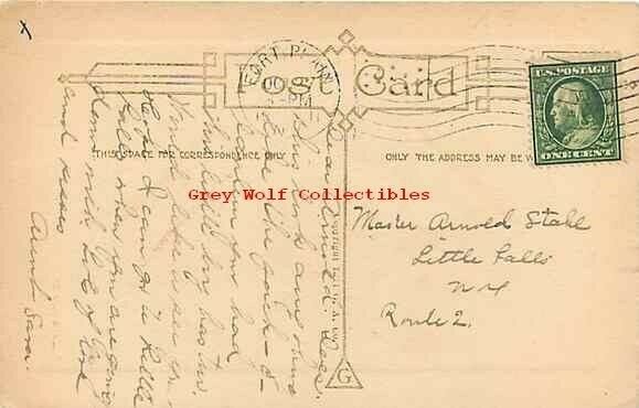 Halloween, Boy saying Booh to JOL