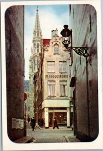 postcard Belgium Brussels - La Petite rue des Bouchers Street of Butchers