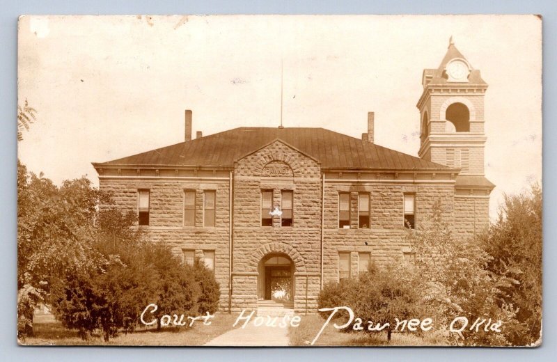 J98/ Pawnee Oklahoma RPPC Postcard c1910 Court House Building 263