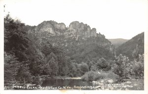 J13/ Seneca Rocks West Virginia RPPC Postcard c1910 Geology Rock Climbing  178