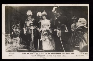ROY152 - King Edward VII & Queen leaving Manchester in 1905 - postcard