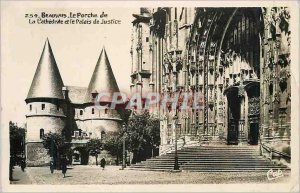 Postcard Modern 254 beauvais the porch of the cathedral and the courthouse