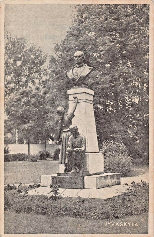 JYVASKYLA FINLAND~UNO CYGNAEUS EDUCATOR STATUE~1948 POSTCARD