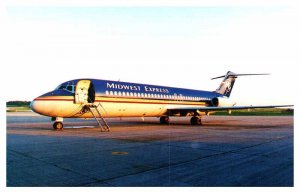 Postcard AIRPORT SCENE Appleton Wisconsin WI AQ3773