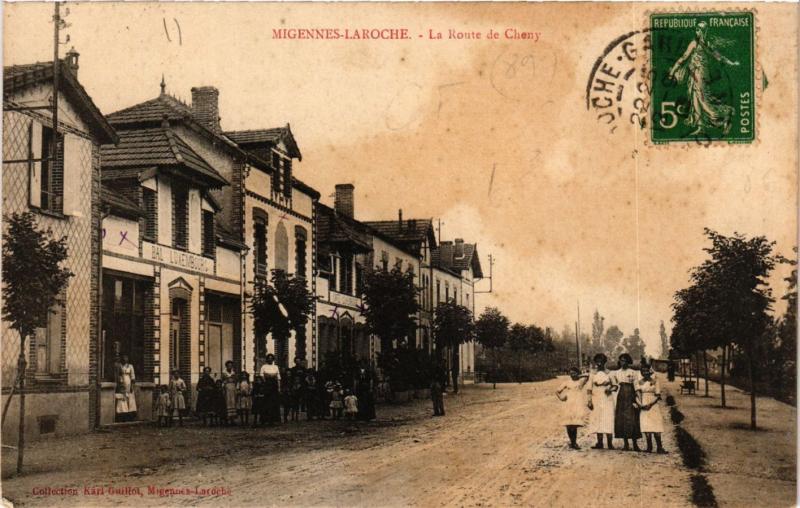 CPA MIGENNES-LAROCHE - La Route de CHENY (358490)