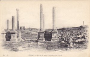 Tunisia Ruines Romaines de Timgad Porte de Marc Aurele cote Ouest