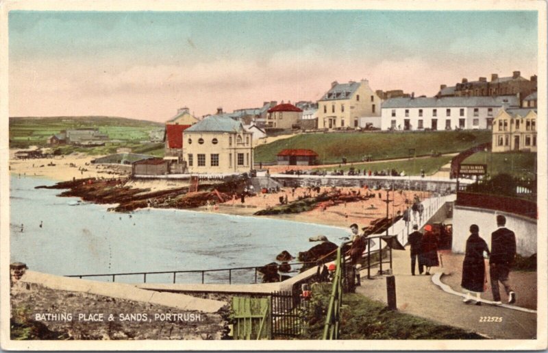 Postcard UK Northern Ireland - Portrush - Bathing Place and Sands