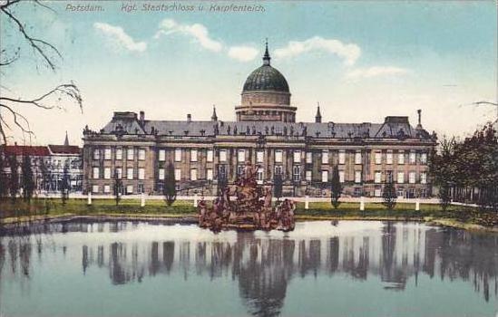 Germany Potsdam Koeniglisches Stadtschloss und Karpfenteich