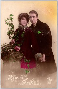 Bonne Anne New Year Lovers Holding Hands Couple Sweet Romance Postcard