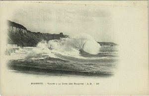 CPA Biarritz Vague a la Cote des Basques FRANCE (1126988)