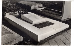 Real Photo, Grave Sir Leonard Spencer Churchill, Bladon, Oxfordshire England