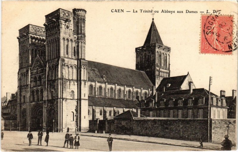 CPA Caen La Trinite ou Abbaye aux Dames FRANCE (1285900) 