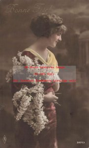 PFB Tinted RPPC No 3057/3, Studio Shot, Pretty Woman with Flowers, Bonne Fete!