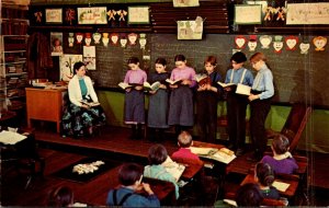 Pennsylvania Amish Schoolroom School Children