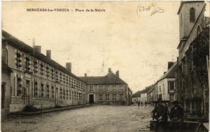 CPA Bergeres les VERTUS Place de la Mairie (490813)