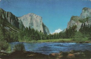 Union Oil Company's West Yosemite National Park, Ca. Postcard / 10c1-552