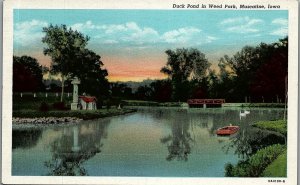 1930s MUSCATINE IOWA DUCK POND IN WEED PARK LIGHTHOUSE BOAT LINEN POSTCARD 36-99