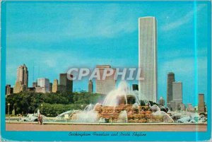 Modern Postcard Buckingham Fountain and Skyline North Chicago