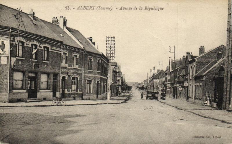 CPA ALBERT - Avenue de la Republique (121342)