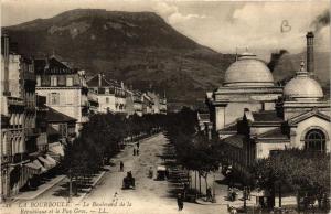 CPA La BOURBOULE Le Boulevard de la Republique et Le PUY Gros (720967)