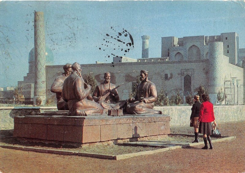 US30 postcard Uzbekistan Samarkand budhist statue 1982