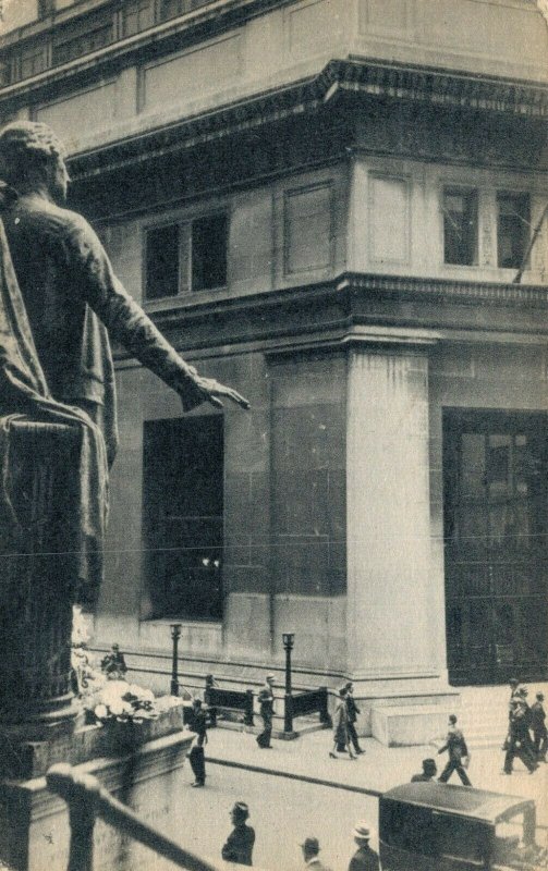 USA New York Wall Street Entrance to the Banking House 04.81